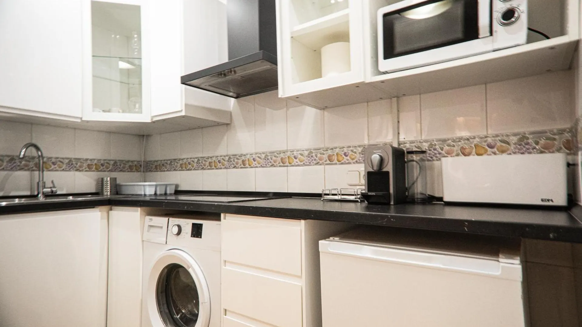 Casa A Pasos De Las Ramblas Barcelona Apartment